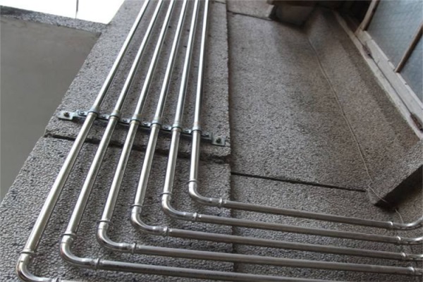 锈钢水管安装施工2